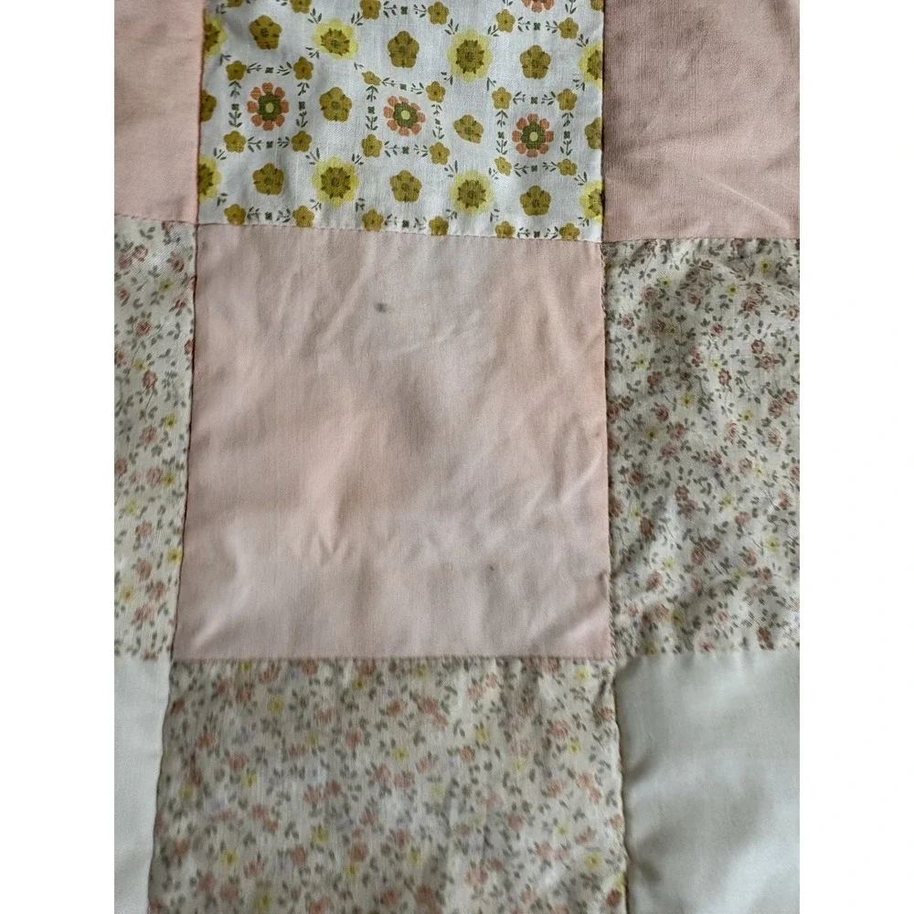 Homemade Vintage Quilt Pink White Beige MCM Floral Block Pattern Twin 48